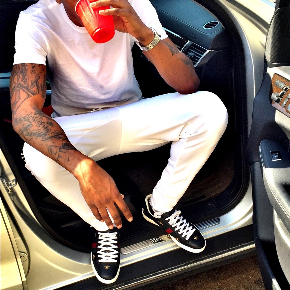 Lavish type